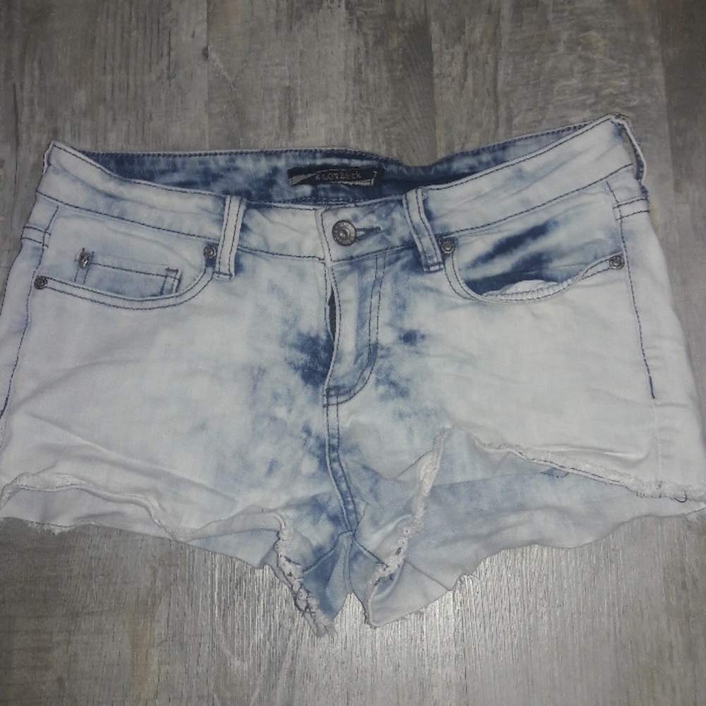 Acid wash short shorts